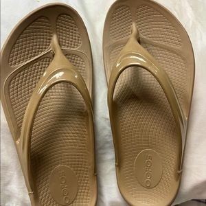 Womens OOFOS flip flop